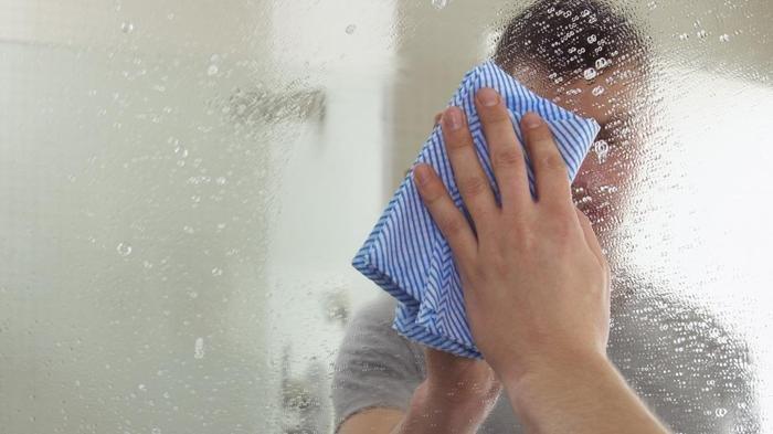 Penyebab Kaca Kamar Mandi Menjadi Buram